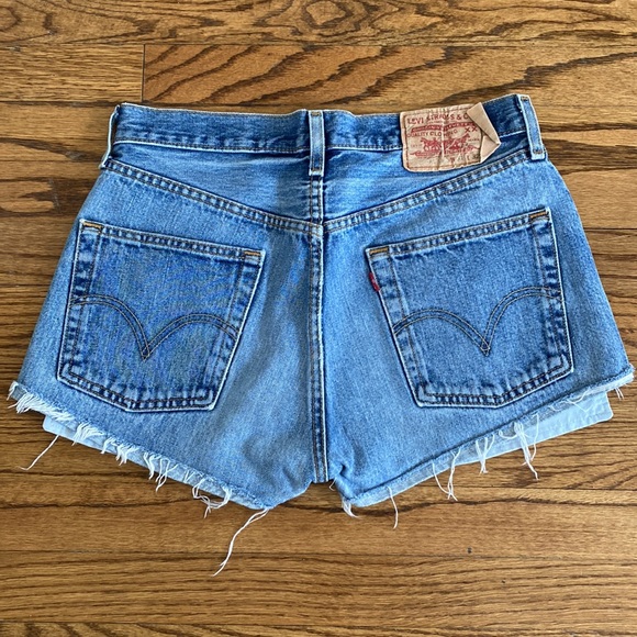 Vintage Levi’s 501 Shorts - Picture 3 of 4